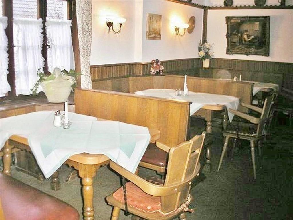 Hotel Restaurant Schmidter Bauernstube Nideggen Buitenkant foto