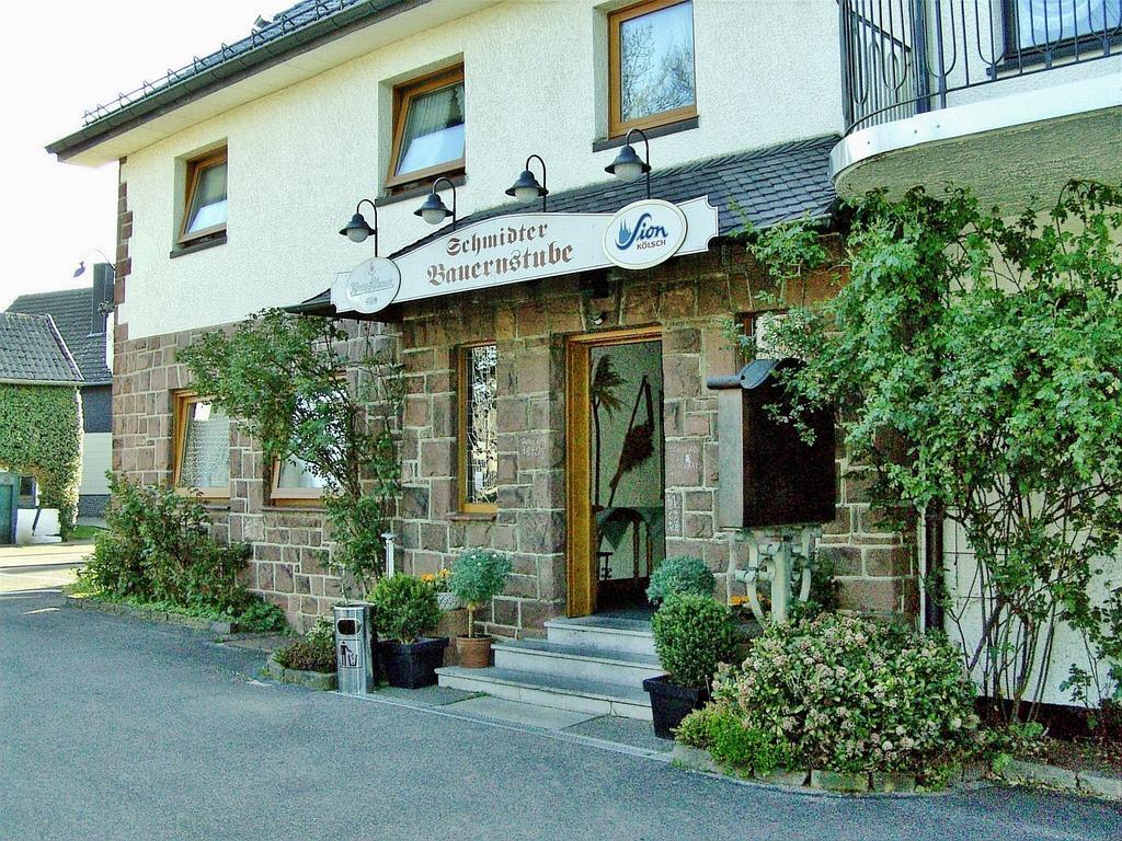Hotel Restaurant Schmidter Bauernstube Nideggen Buitenkant foto