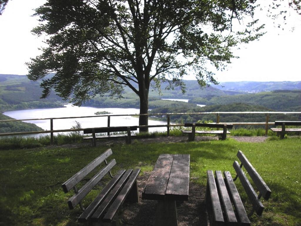 Hotel Restaurant Schmidter Bauernstube Nideggen Buitenkant foto